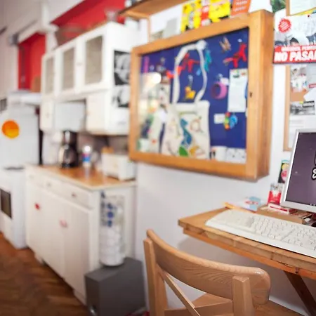 Emma Hostel Varşova