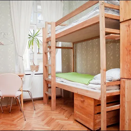 Hostel Emma *